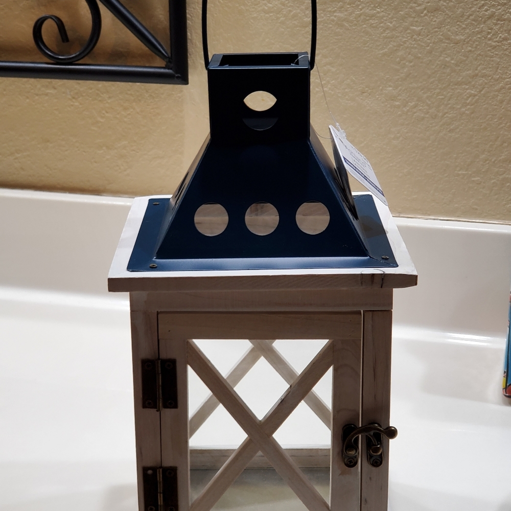 💥💥NWT Ashland summer lantern blue and white 💥💥